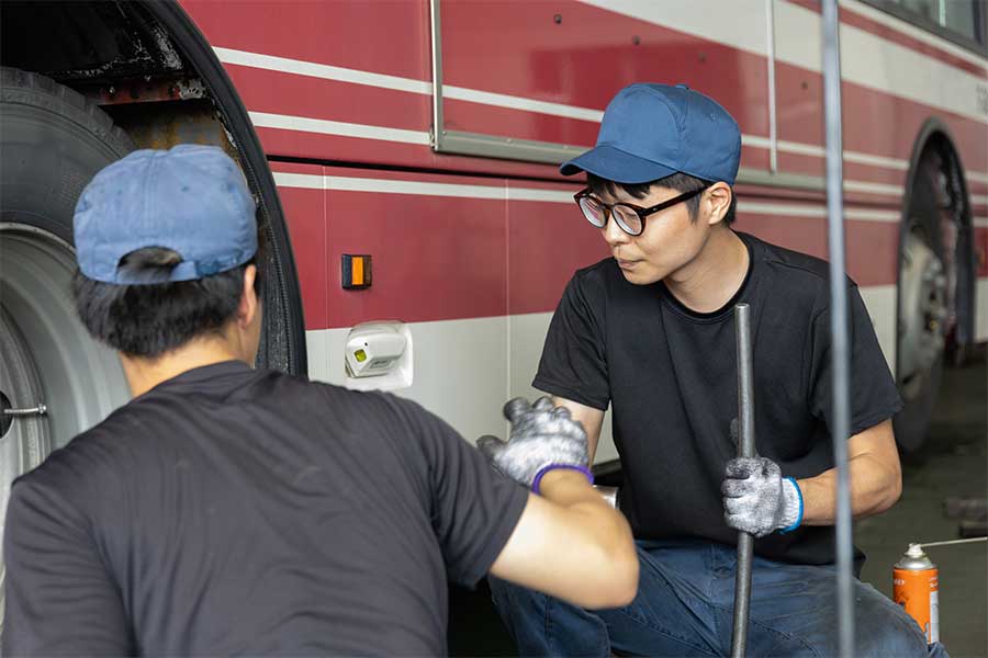バス整備士 K.T. インタビューの様子2